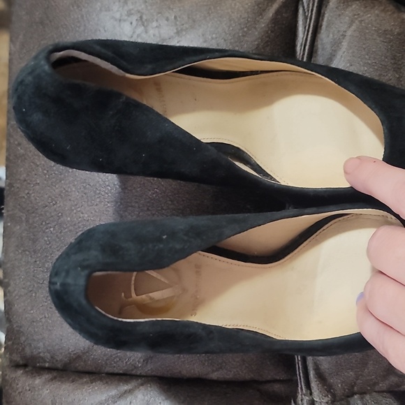 Vince Camuto vc signature Black suede Gold toe Stiletto Heels pumps 6.5 - Picture 5 of 6